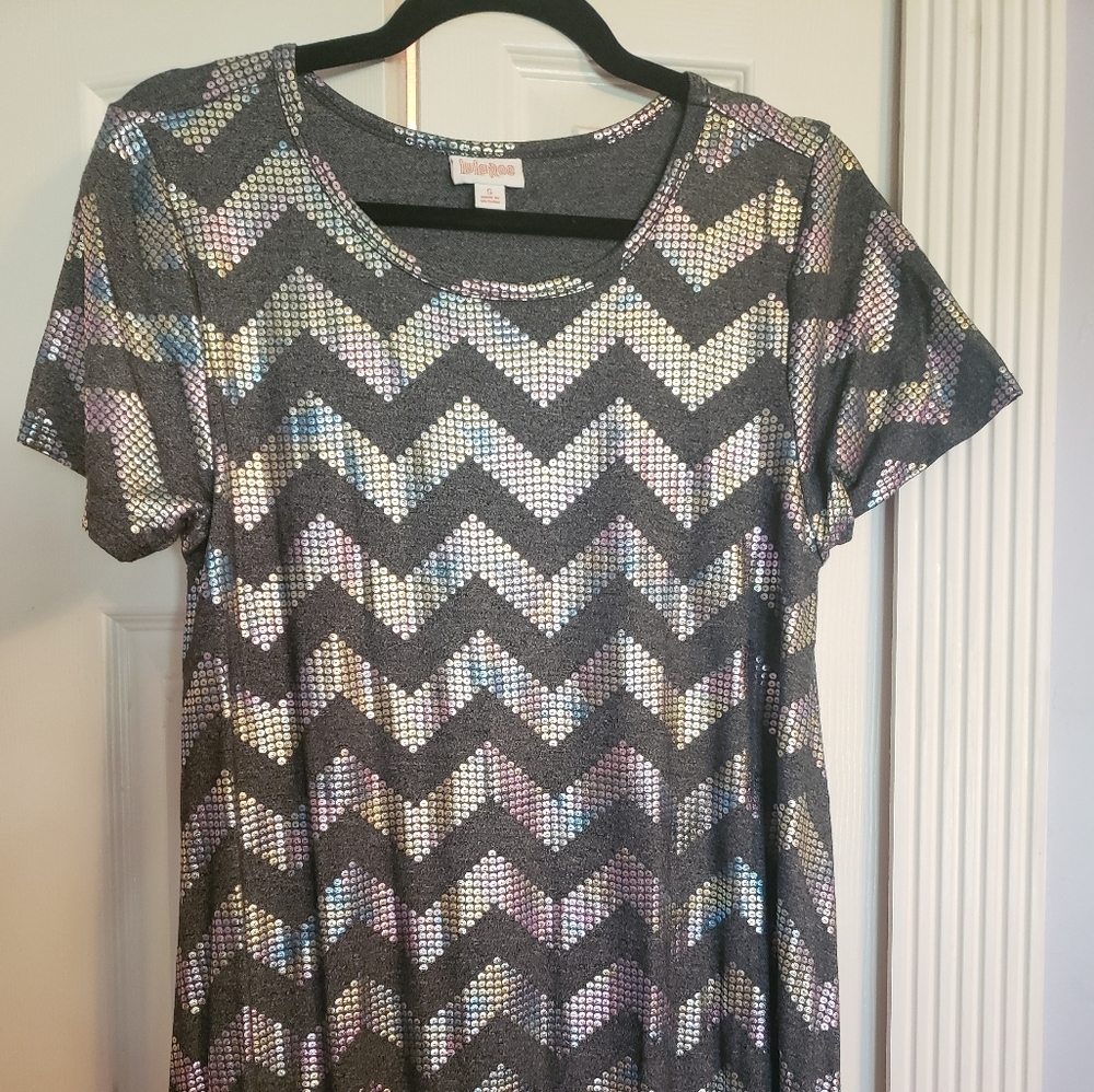 Small Lularoe elegant Carly